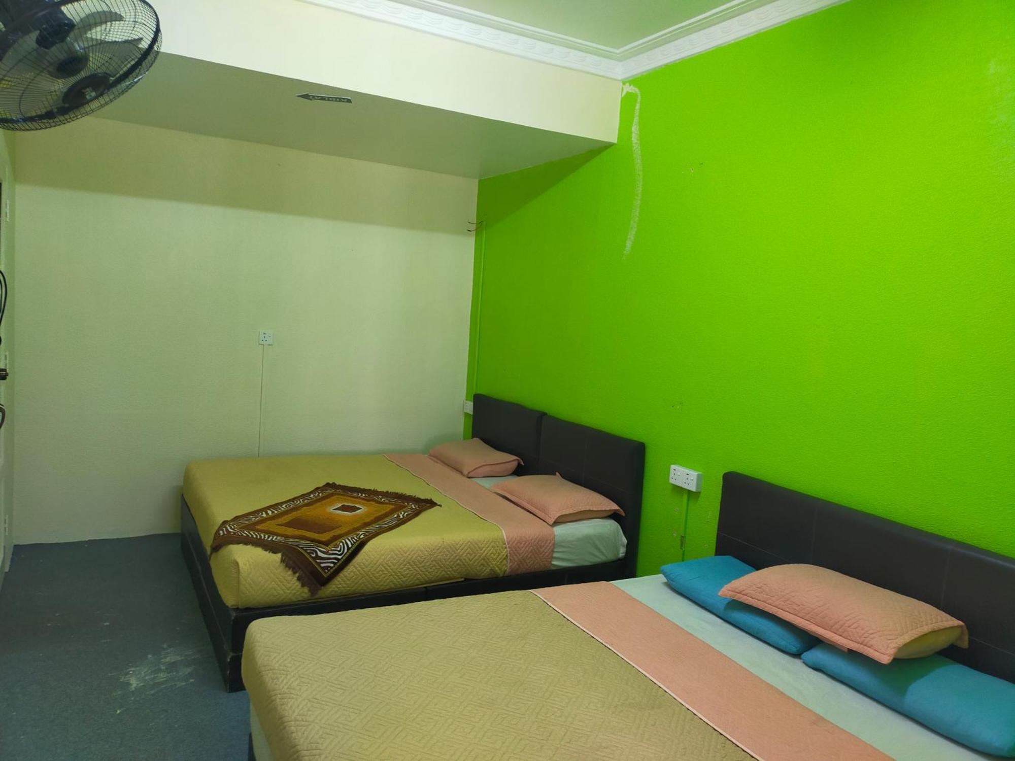 Netasha Holiday Inn Тана Рата Екстериор снимка