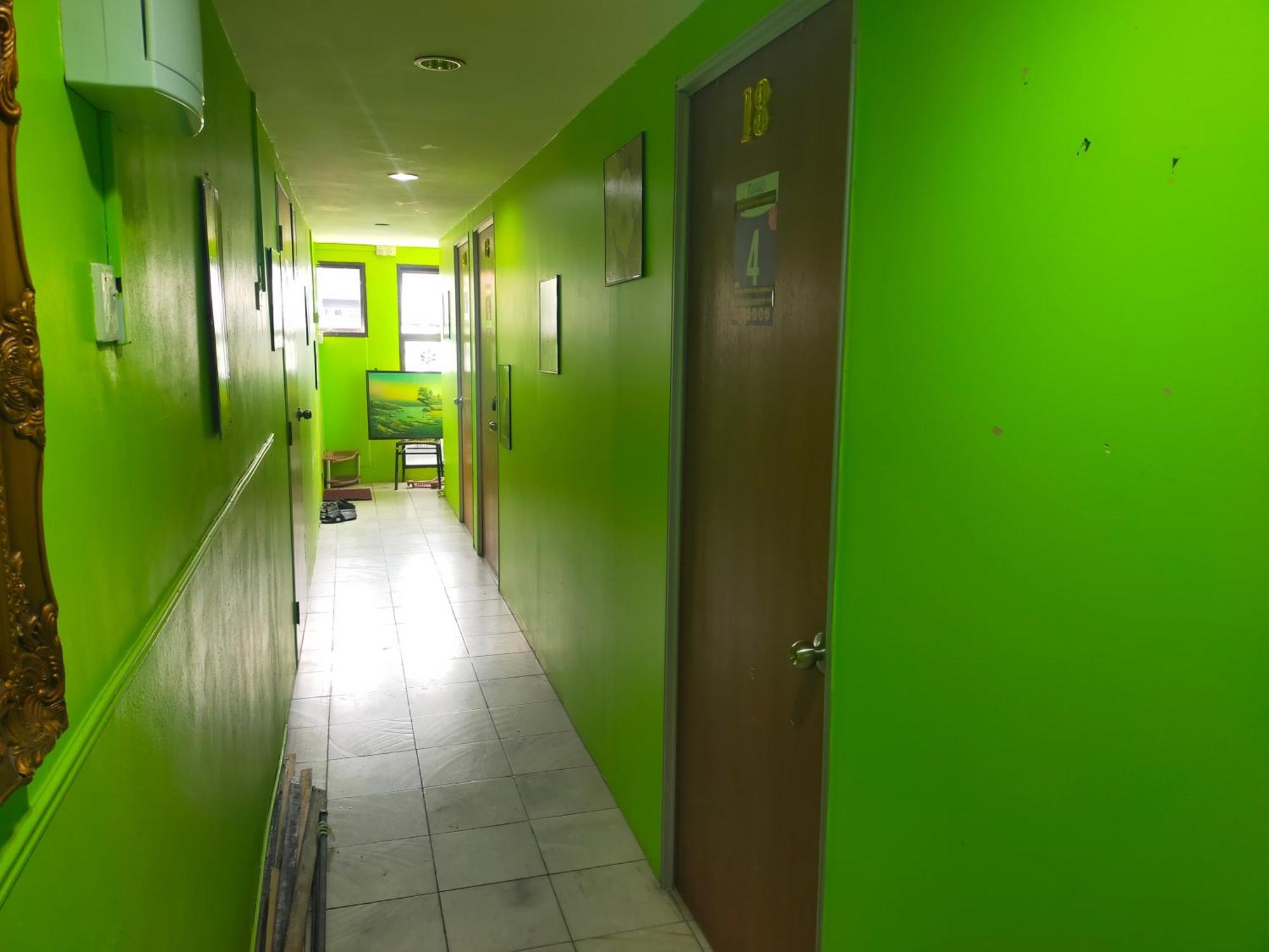 Netasha Holiday Inn Тана Рата Екстериор снимка