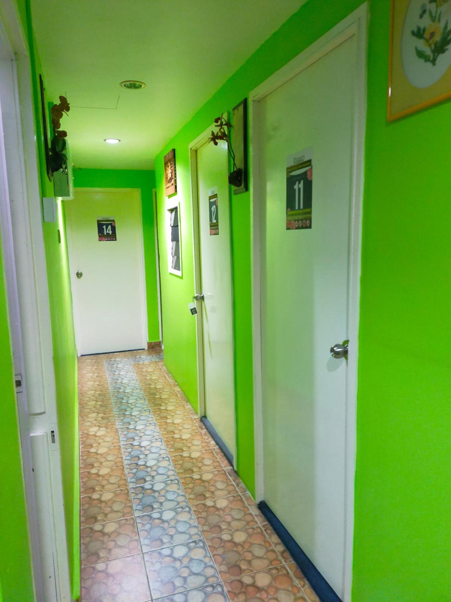 Netasha Holiday Inn Тана Рата Екстериор снимка