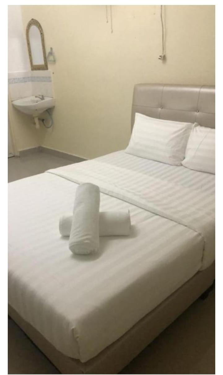 Netasha Holiday Inn Тана Рата Екстериор снимка