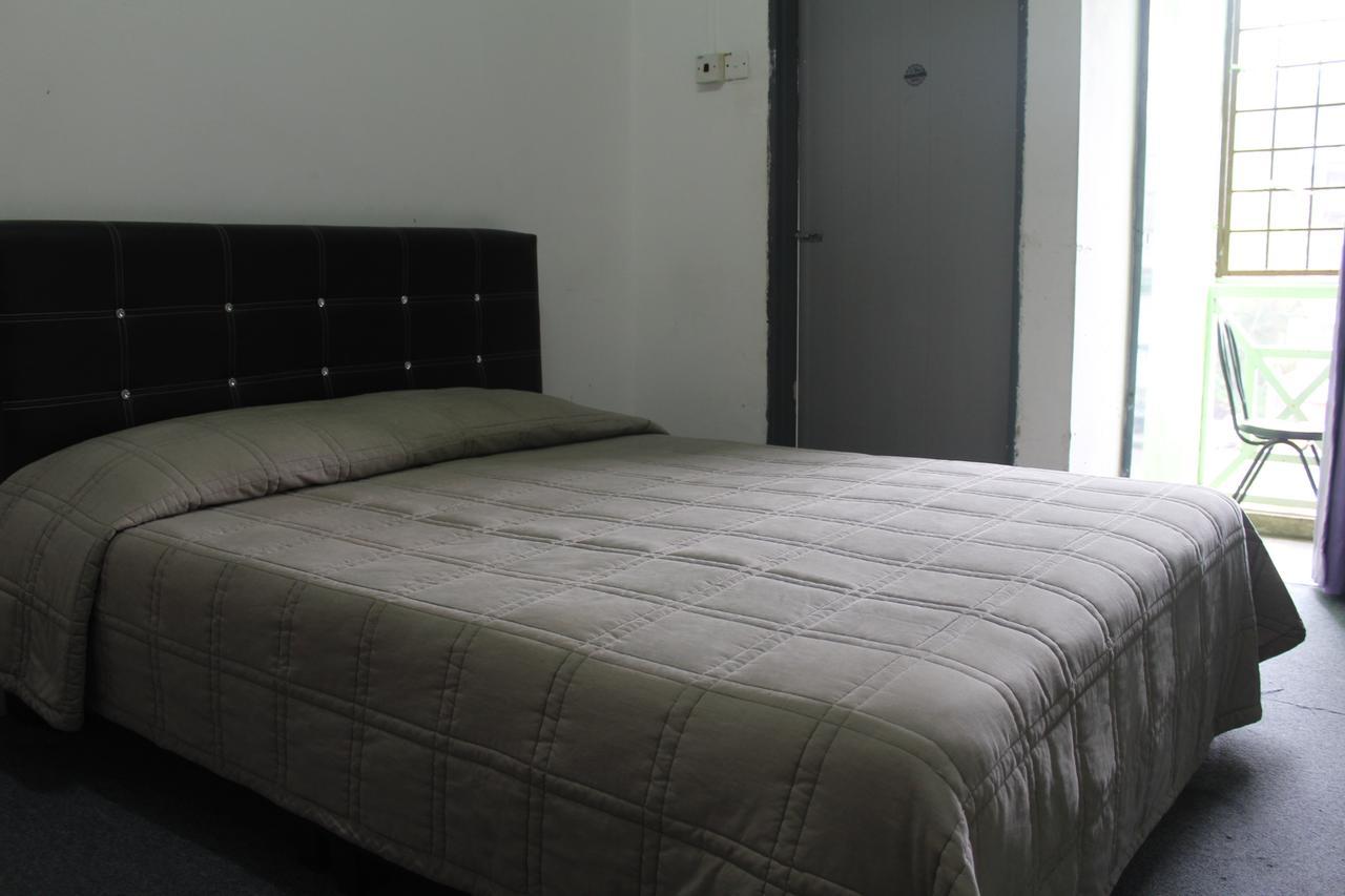Netasha Holiday Inn Тана Рата Екстериор снимка