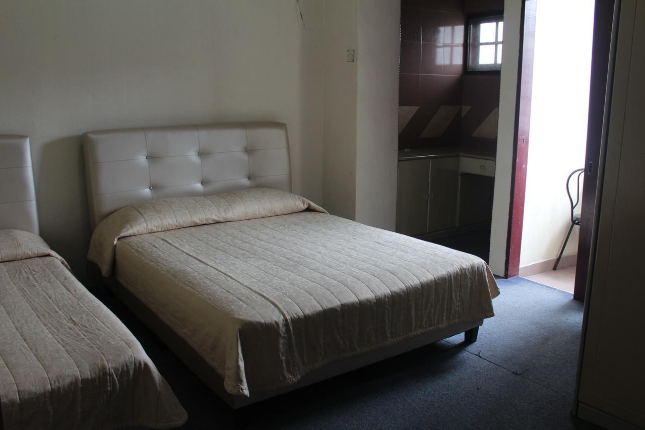 Netasha Holiday Inn Тана Рата Екстериор снимка